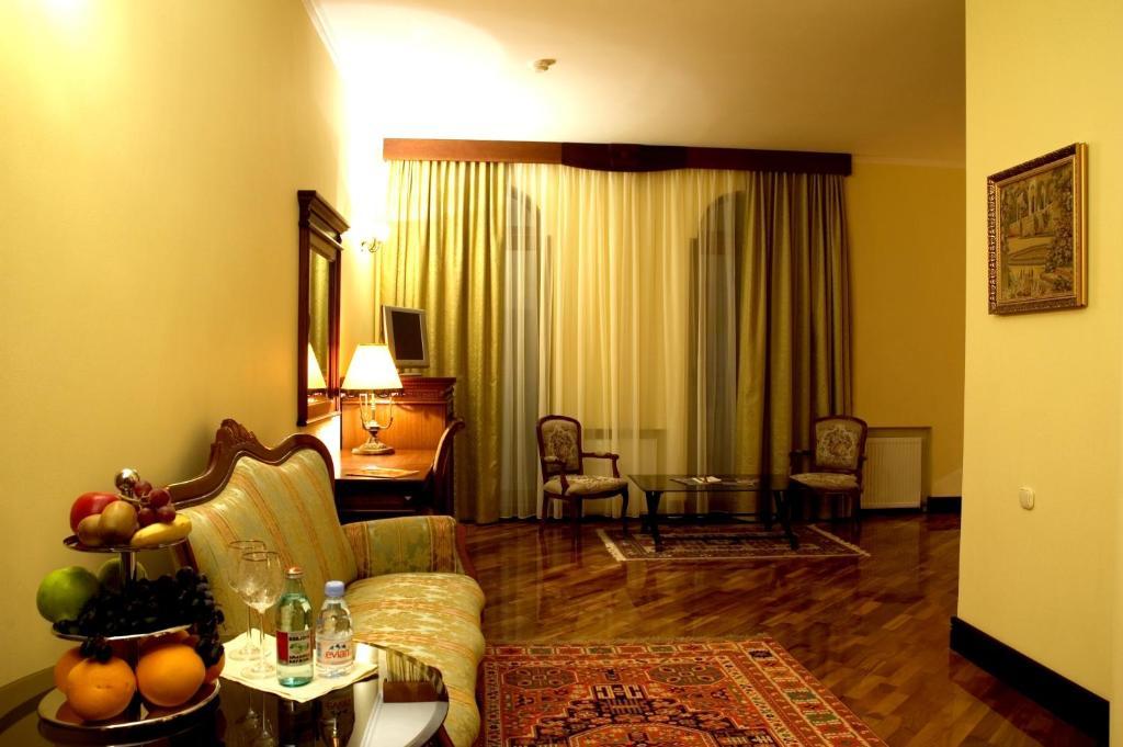 Hotel Optima Collection Dnipro Chambre photo